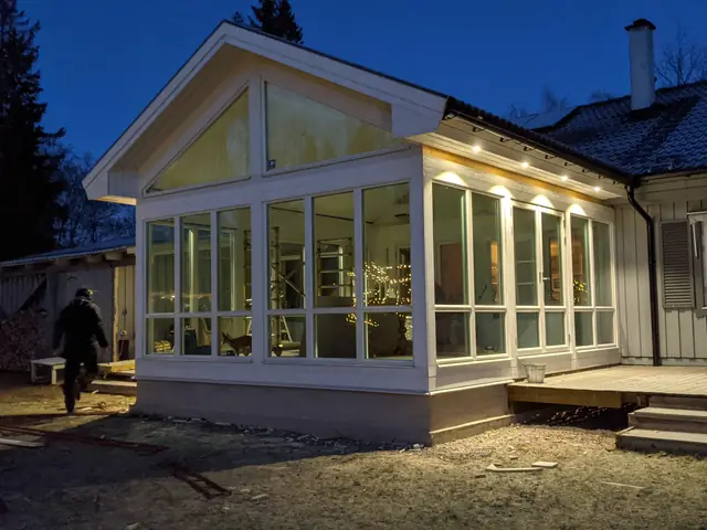 Färdig tillbyggnad med glaspartier